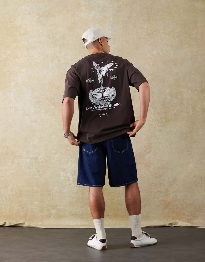 ASOS DESIGN - Oversize-T-Shirt in Braun mit Street-Print von ASOS DESIGN