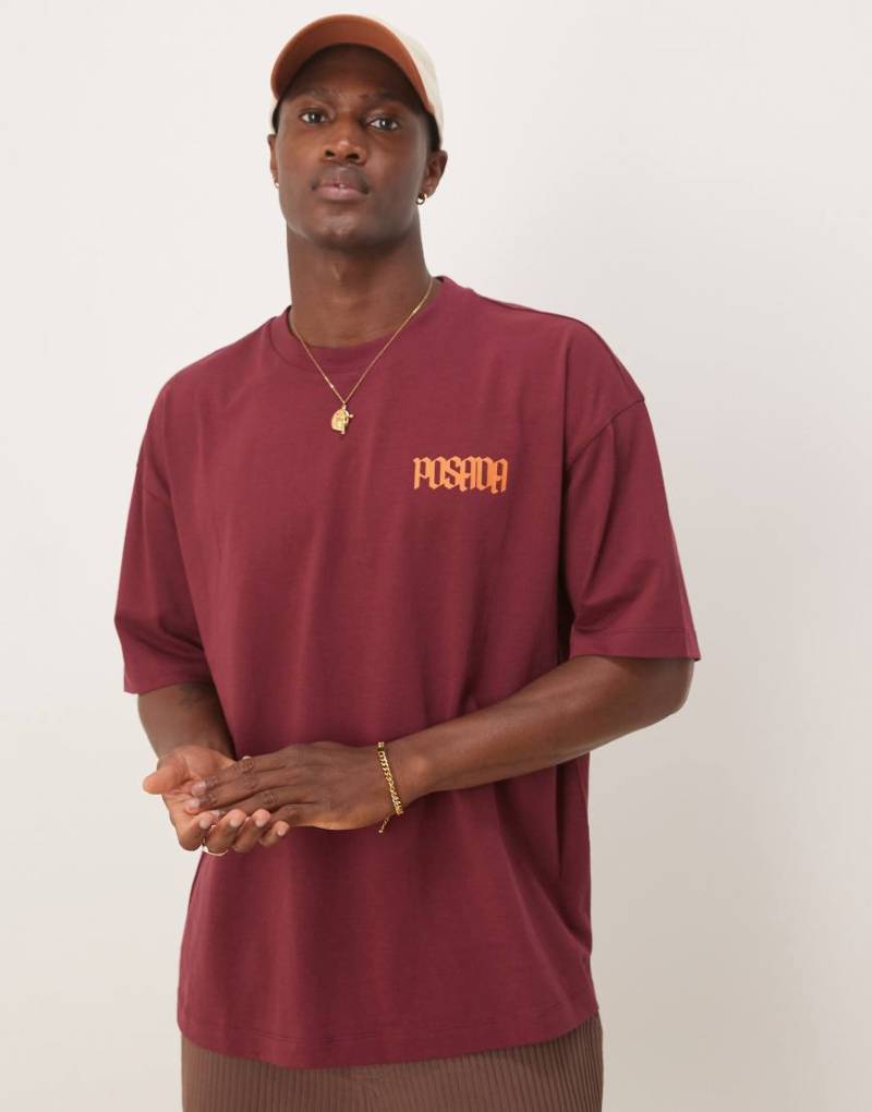 ASOS DESIGN - Oversize-T-Shirt in Burgunderrot mit Brust-Print von ASOS DESIGN