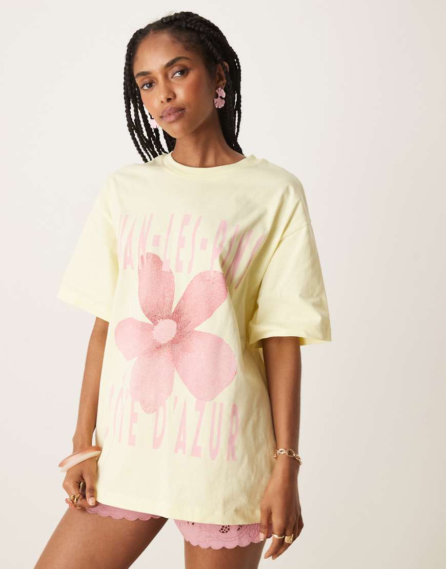 ASOS DESIGN - Oversize-T-Shirt in Buttermilchgelb mit „Cote d'Azur"-Print ASOS DESIGN - Oversize-T-Shirt in Buttermilchgelb mit „Cote d'Azur"-Print von ASOS DESIGN