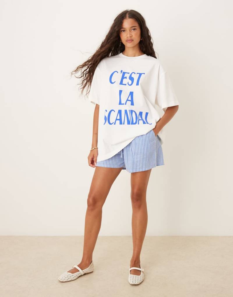 ASOS DESIGN - Oversize-T-Shirt in Creme mit „C'est la scandal"-Grafikprint-Weiß ASOS DESIGN - Oversize-T-Shirt in Creme mit „C'est la scandal"-Grafikprint-Weiß von ASOS DESIGN