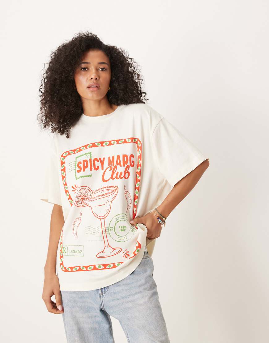 ASOS DESIGN - Oversize-T-Shirt in Creme mit „Spicy-Marg"-Print-Weiß ASOS DESIGN - Oversize-T-Shirt in Creme mit „Spicy-Marg"-Print-Weiß von ASOS DESIGN