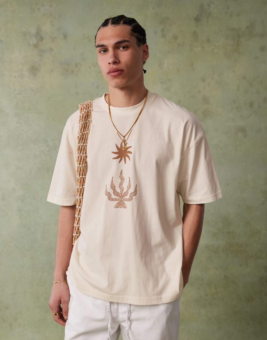ASOS DESIGN - Oversize-T-Shirt in Creme mit Himmelskörper-Grafikprint-Weiß ASOS DESIGN - Oversize-T-Shirt in Creme mit Himmelskörper-Grafikprint-Weiß von ASOS DESIGN