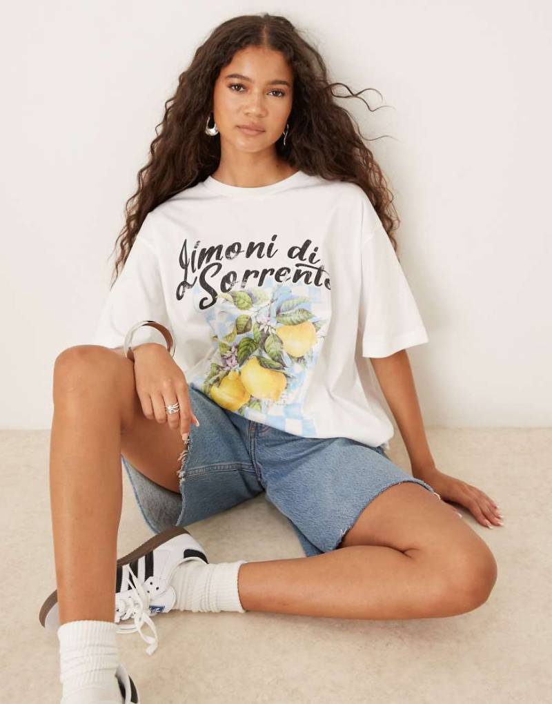 ASOS DESIGN - Oversize-T-Shirt in Creme mit Limoni Italia-Grafikprint-Weiß von ASOS DESIGN