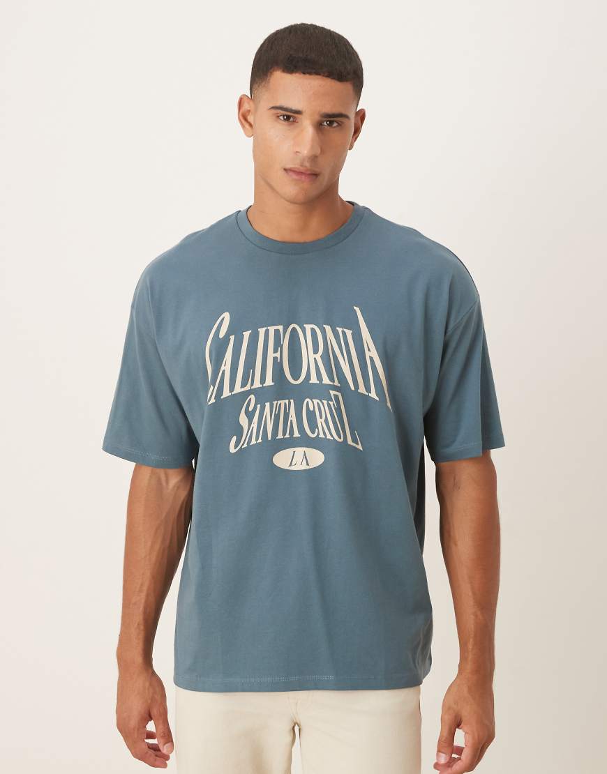 ASOS DESIGN - Oversize-T-Shirt in Dunkelgrau mit City-Print ASOS DESIGN - Oversize-T-Shirt in Dunkelgrau mit City-Print von ASOS DESIGN