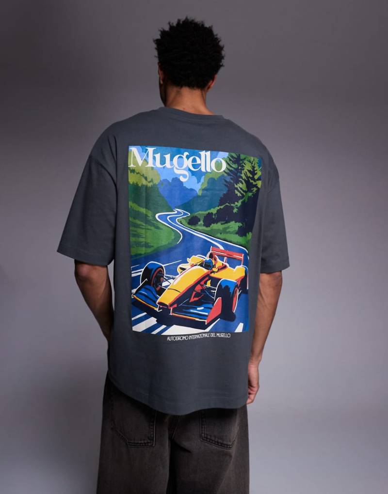 ASOS DESIGN - Oversize-T-Shirt in Dunkelgrau mit Rennwagen-Grafik von ASOS DESIGN