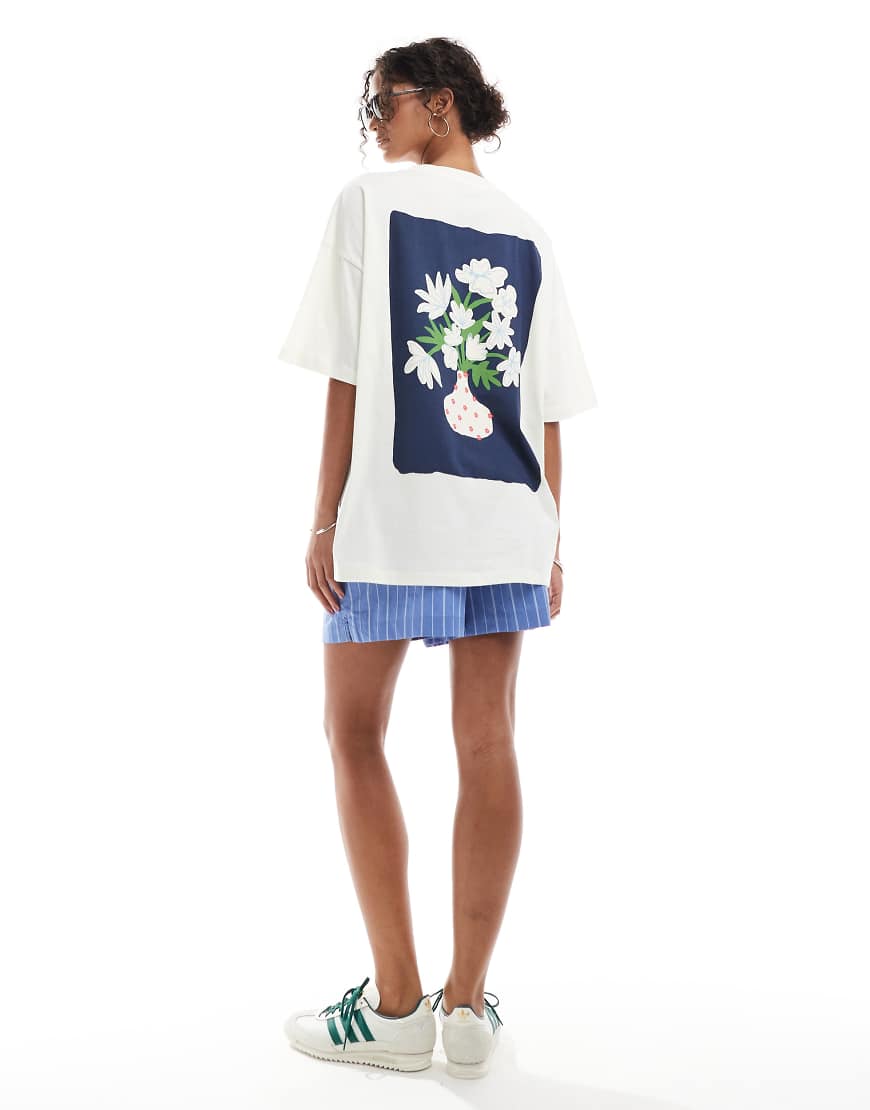 ASOS DESIGN - Oversize-T-Shirt in Ecru mit Vasen-Rückenprint-Weiß ASOS DESIGN - Oversize-T-Shirt in Ecru mit Vasen-Rückenprint-Weiß von ASOS DESIGN