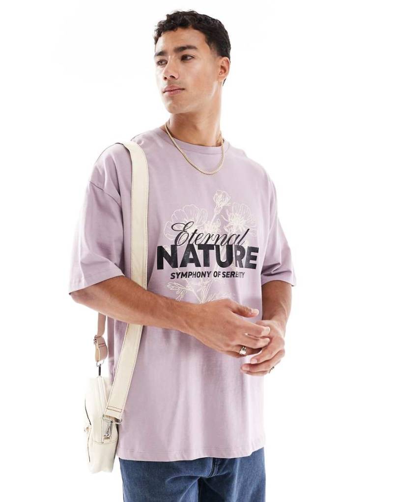 ASOS DESIGN - Oversize-T-Shirt in Flieder mit Landschafts-Print-Lila von ASOS DESIGN