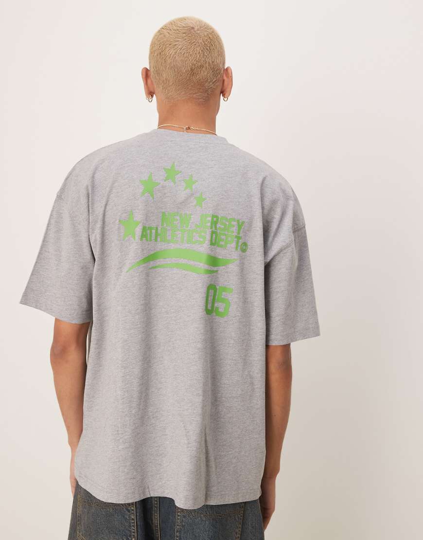 ASOS DESIGN - Oversize-T-Shirt in Grau meliert mit Sport-Grafik-Weiß von ASOS DESIGN
