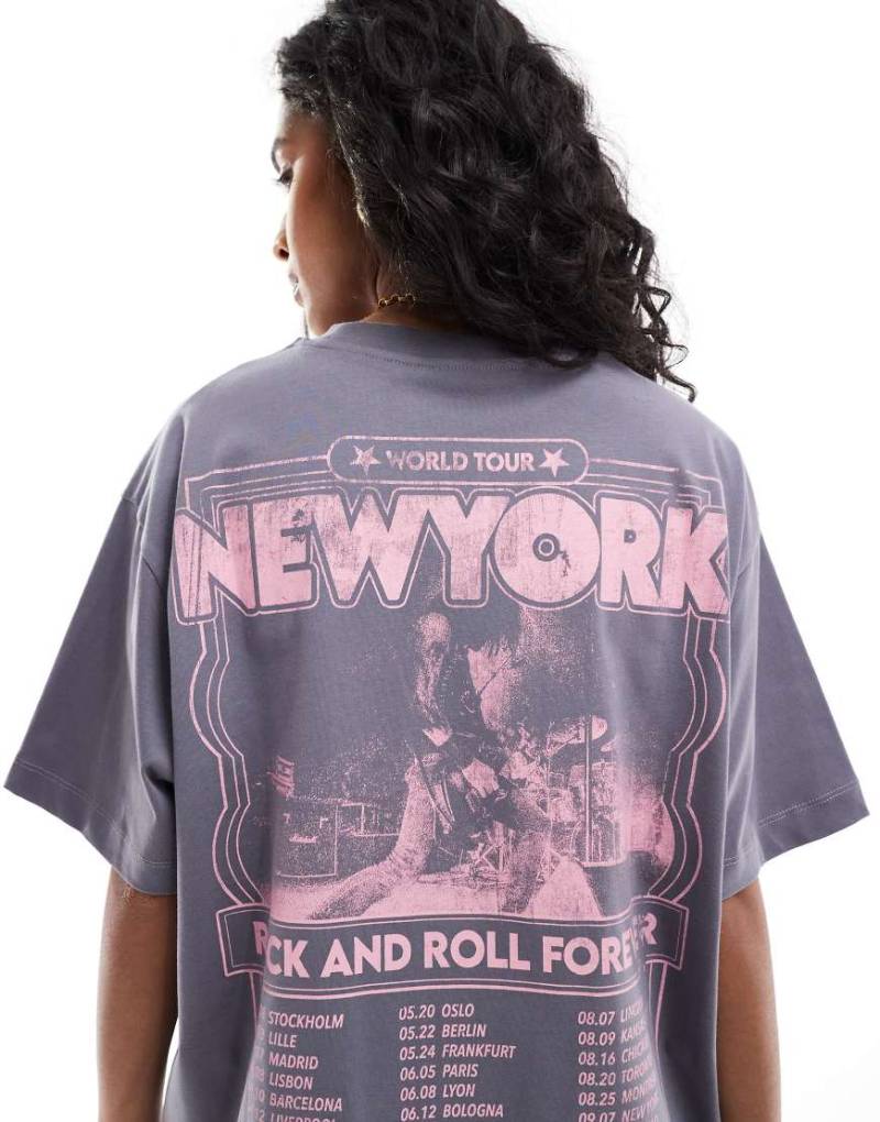 ASOS DESIGN - Oversize-T-Shirt in Grau mit „New York"-Grafikprint von ASOS DESIGN