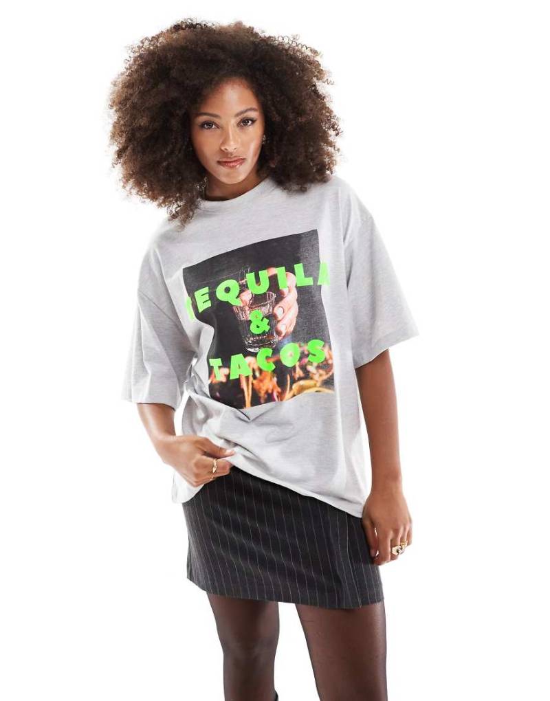 ASOS DESIGN - Oversize-T-Shirt in Grau mit „Tequila"-Print von ASOS DESIGN