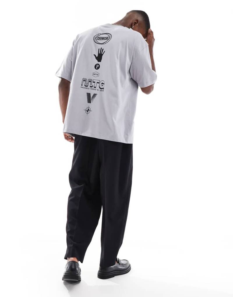 ASOS DESIGN - Oversize-T-Shirt in Grau mit Straßenname-Grafikprint von ASOS DESIGN