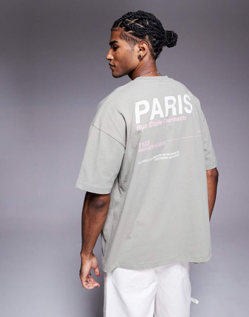 ASOS DESIGN - Oversize-T-Shirt in Graugrün mit „Paris"-Textprint auf dem Rücken von ASOS DESIGN
