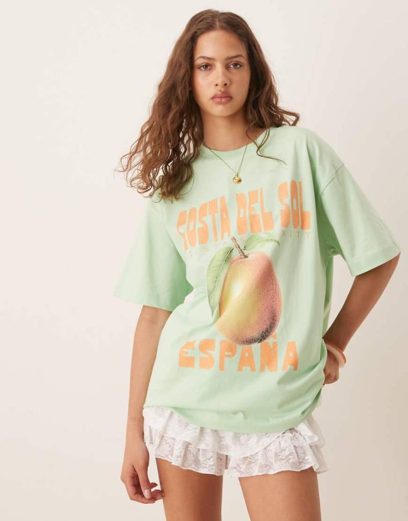 ASOS DESIGN - Oversize-T-Shirt in Grün mit „Costa del Sol"-Print von ASOS DESIGN