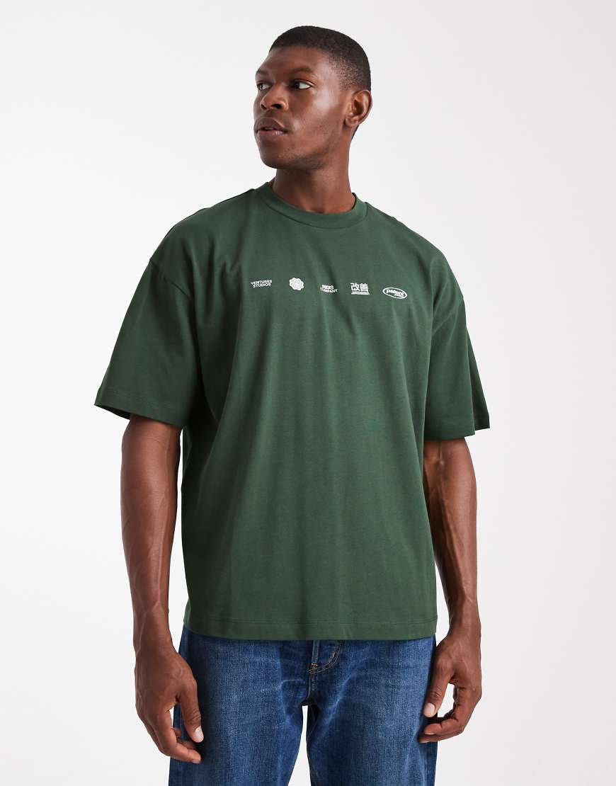ASOS DESIGN - Oversize-T-Shirt in Grün mit Print auf der Brust von ASOS DESIGN
