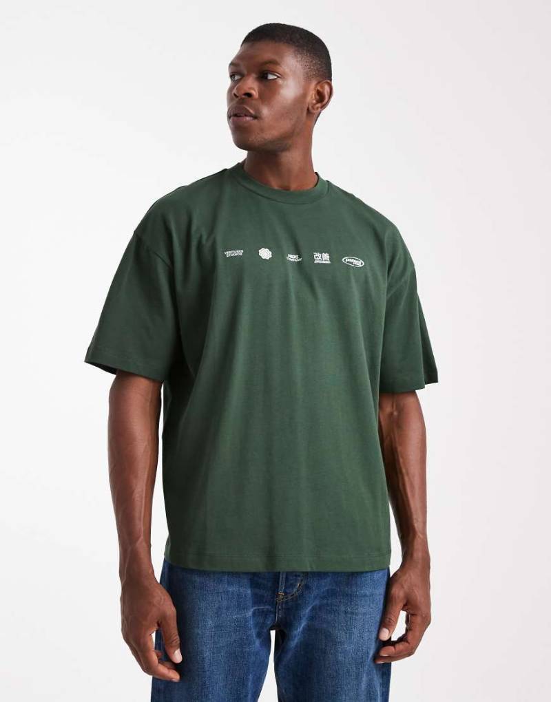 ASOS DESIGN - Oversize-T-Shirt in Grün mit Print auf der Brust von ASOS DESIGN