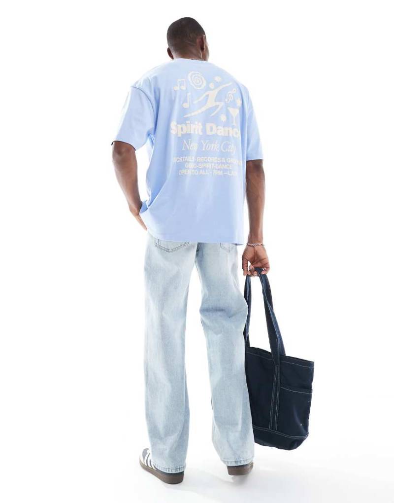 ASOS DESIGN - Oversize-T-Shirt in Hellblau mit Himmelskörper-Grafik von ASOS DESIGN