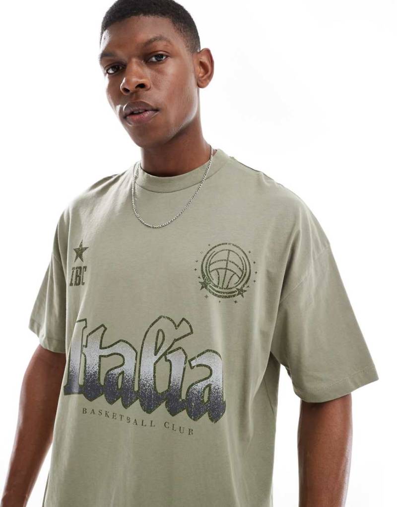 ASOS DESIGN - Oversize-T-Shirt in Hellkhaki mit City-Print vorne-Grün von ASOS DESIGN