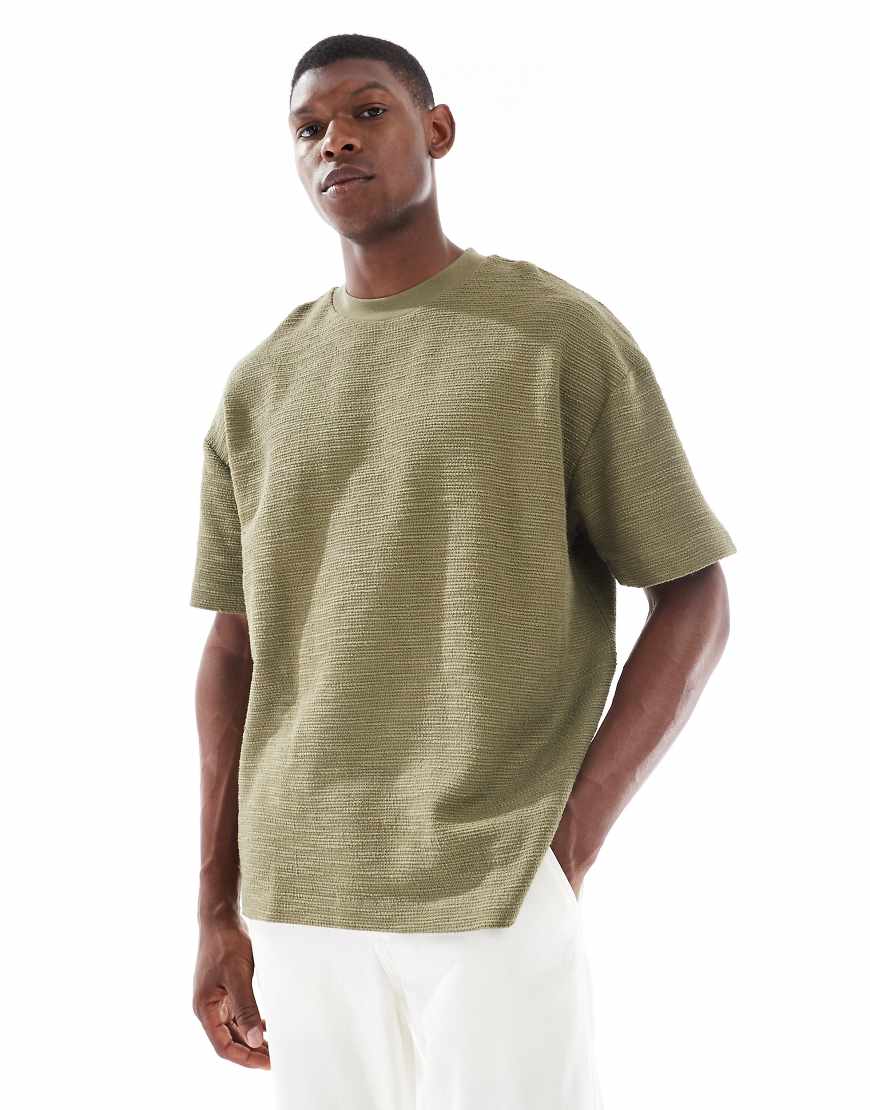 ASOS DESIGN - Oversize-T-Shirt in Khaki mit Bouclé-Struktur-Grün von ASOS DESIGN