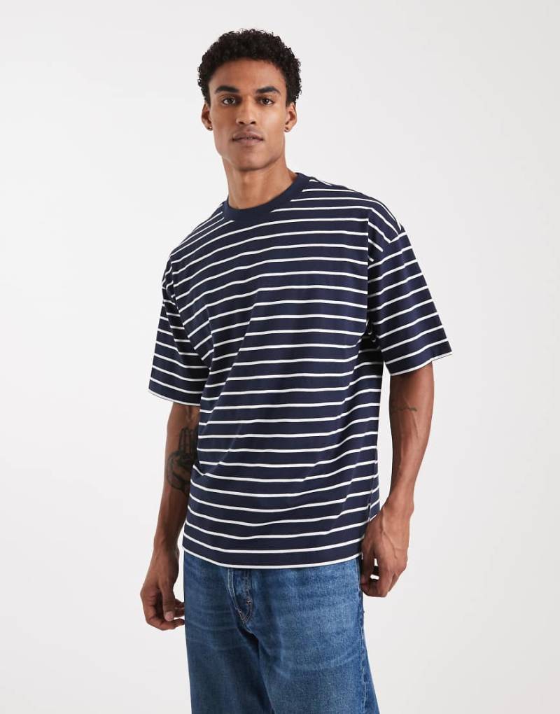 ASOS DESIGN - Oversize-T-Shirt in Marineblau und Weiß mit Streifenmuster-Bunt von ASOS DESIGN