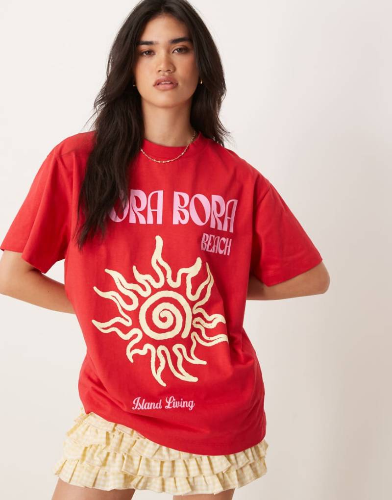 ASOS DESIGN - Oversize-T-Shirt in Rot mit „Bora Bora"-Print von ASOS DESIGN