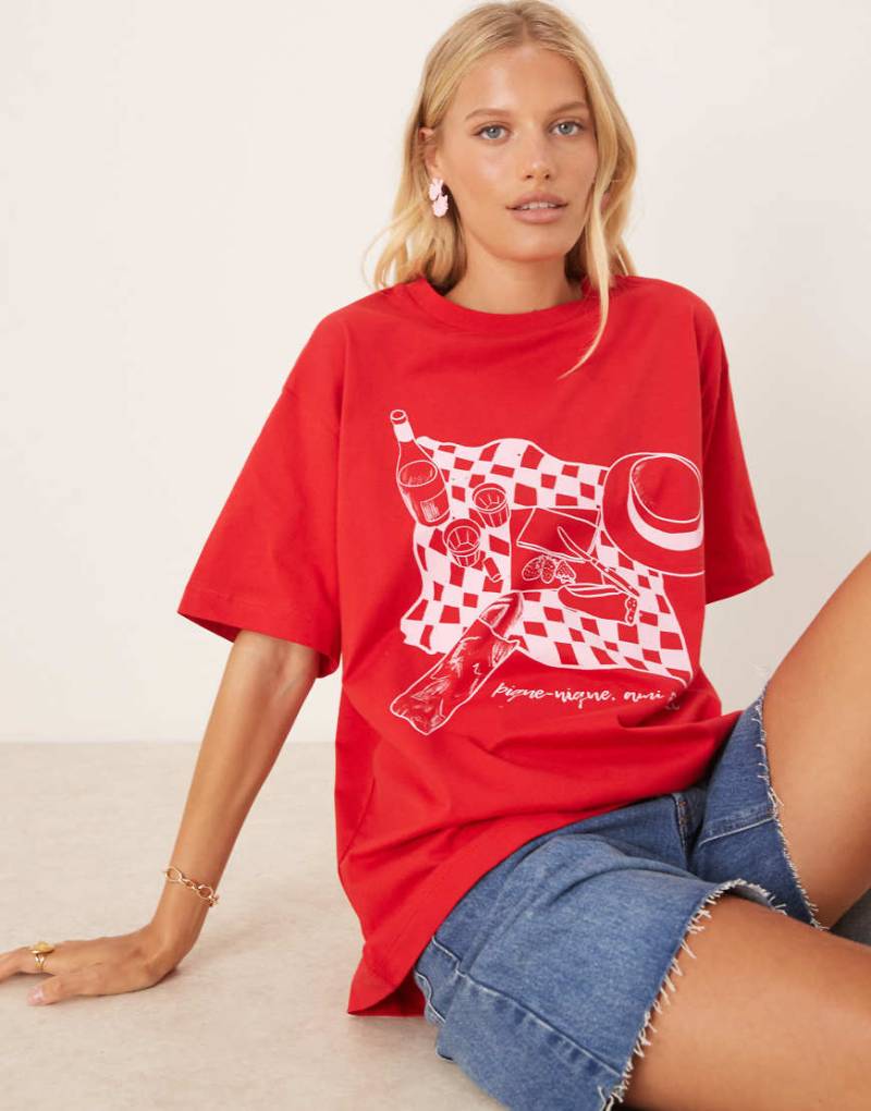 ASOS DESIGN - Oversize-T-Shirt in Rot mit Picknick-Motiv von ASOS DESIGN