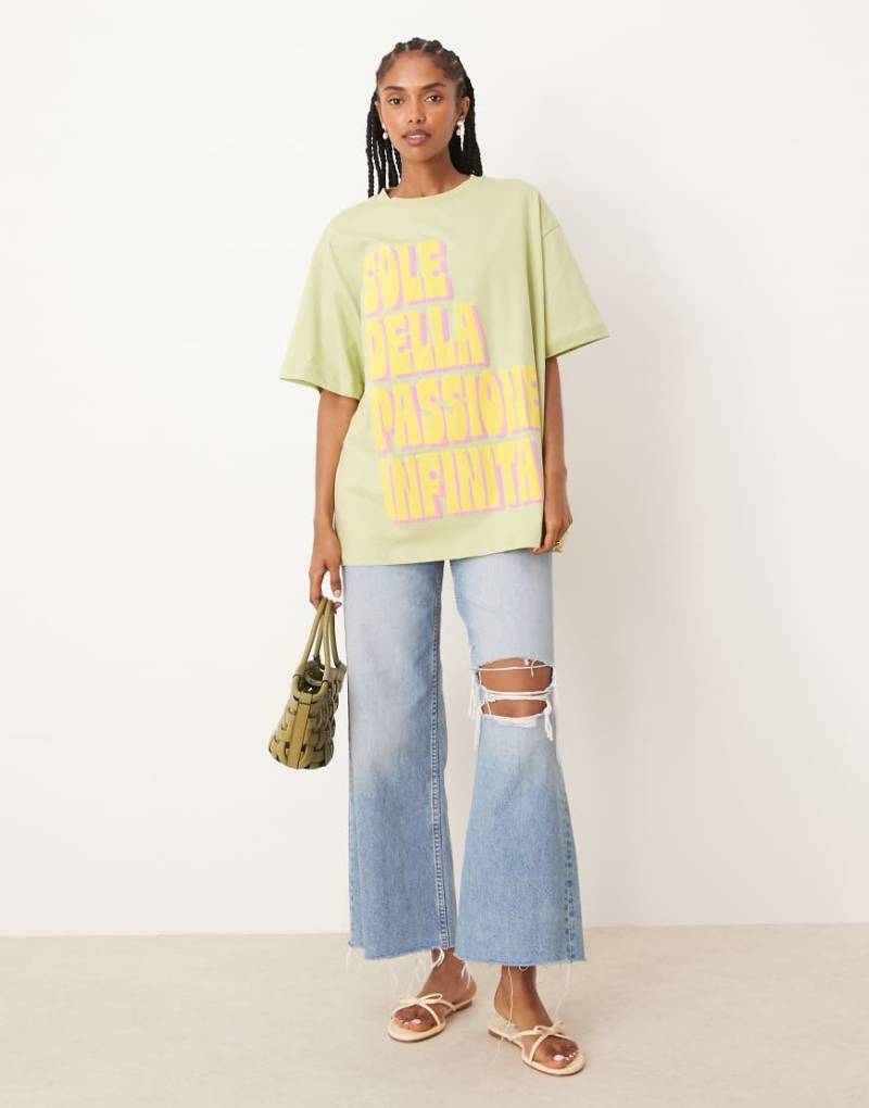 ASOS DESIGN - Oversize-T-Shirt in Salbeigrün mit „Sole Della"-Grafik von ASOS DESIGN