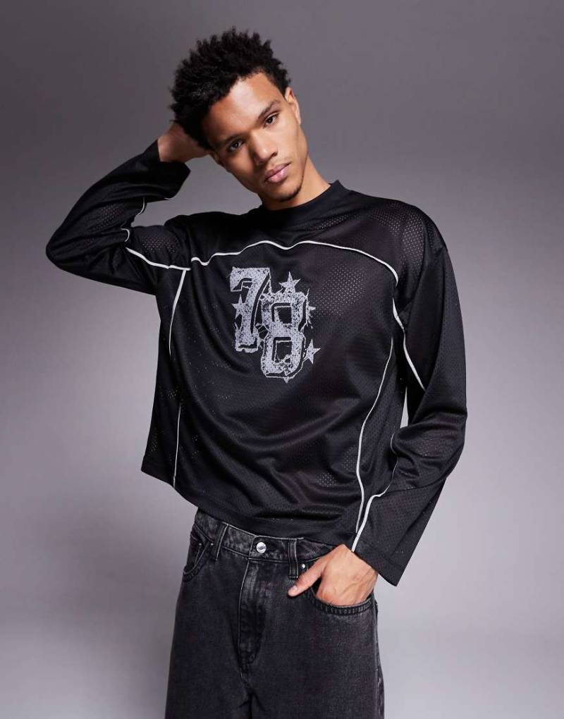 ASOS DESIGN - Oversize-T-Shirt in Schwarz aus Airtex mit Paspelierung und Zahlen-Grafikprint von ASOS DESIGN