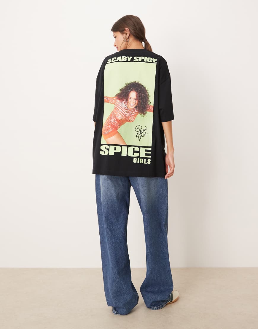 ASOS DESIGN - Oversize-T-Shirt in Schwarz mit „Spice Girls Scary"-Print-Weiß ASOS DESIGN - Oversize-T-Shirt in Schwarz mit „Spice Girls Scary"-Print-Weiß von ASOS DESIGN