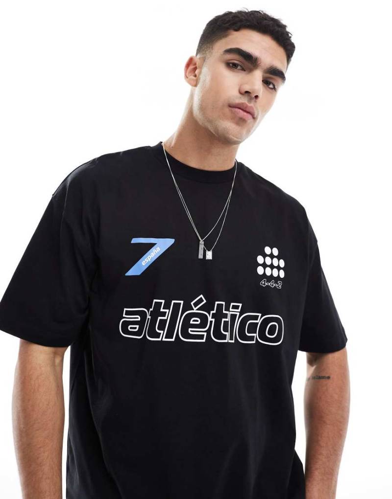 ASOS DESIGN - Oversize-T-Shirt in Schwarz mit Sportgrafik von ASOS DESIGN