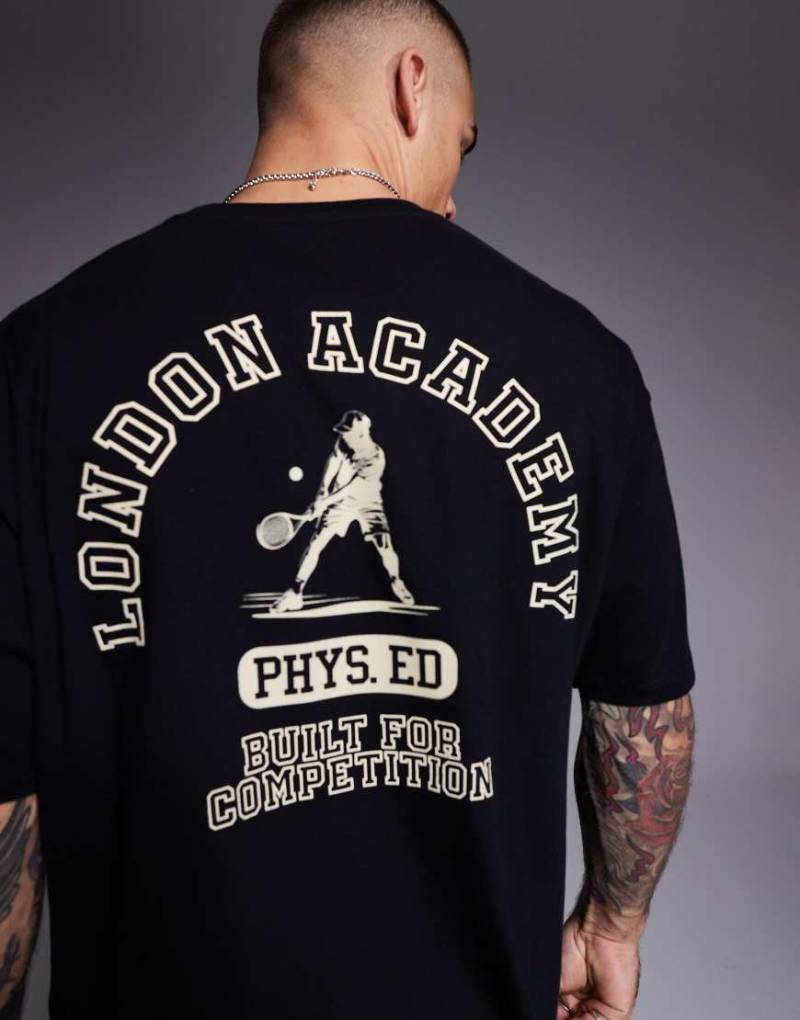 ASOS DESIGN - Oversize-T-Shirt in Schwarz mit Sportgrafik von ASOS DESIGN