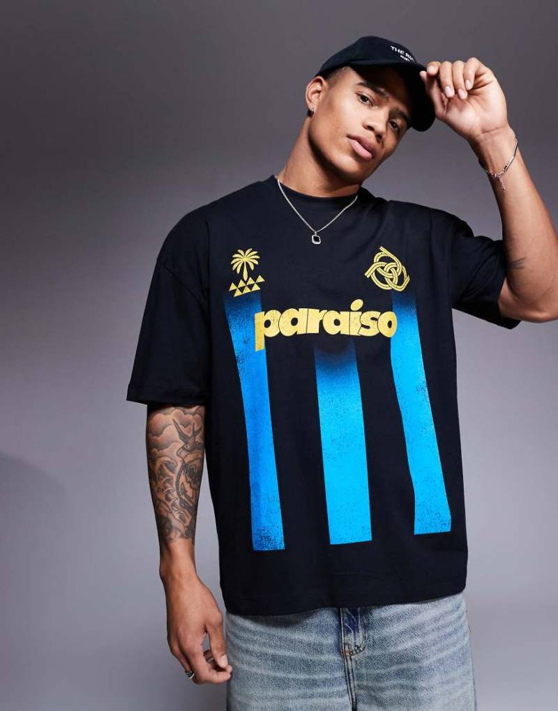 ASOS DESIGN - Oversize-T-Shirt in Schwarz mit Streifen und Sportgrafik von ASOS DESIGN