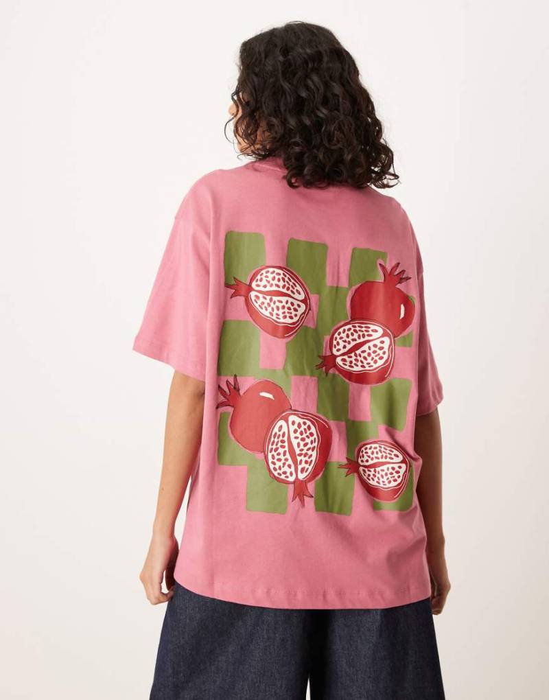 ASOS DESIGN - Oversize-T-Shirt in Staubrosa mit Granatapfel-Grafikprint von ASOS DESIGN