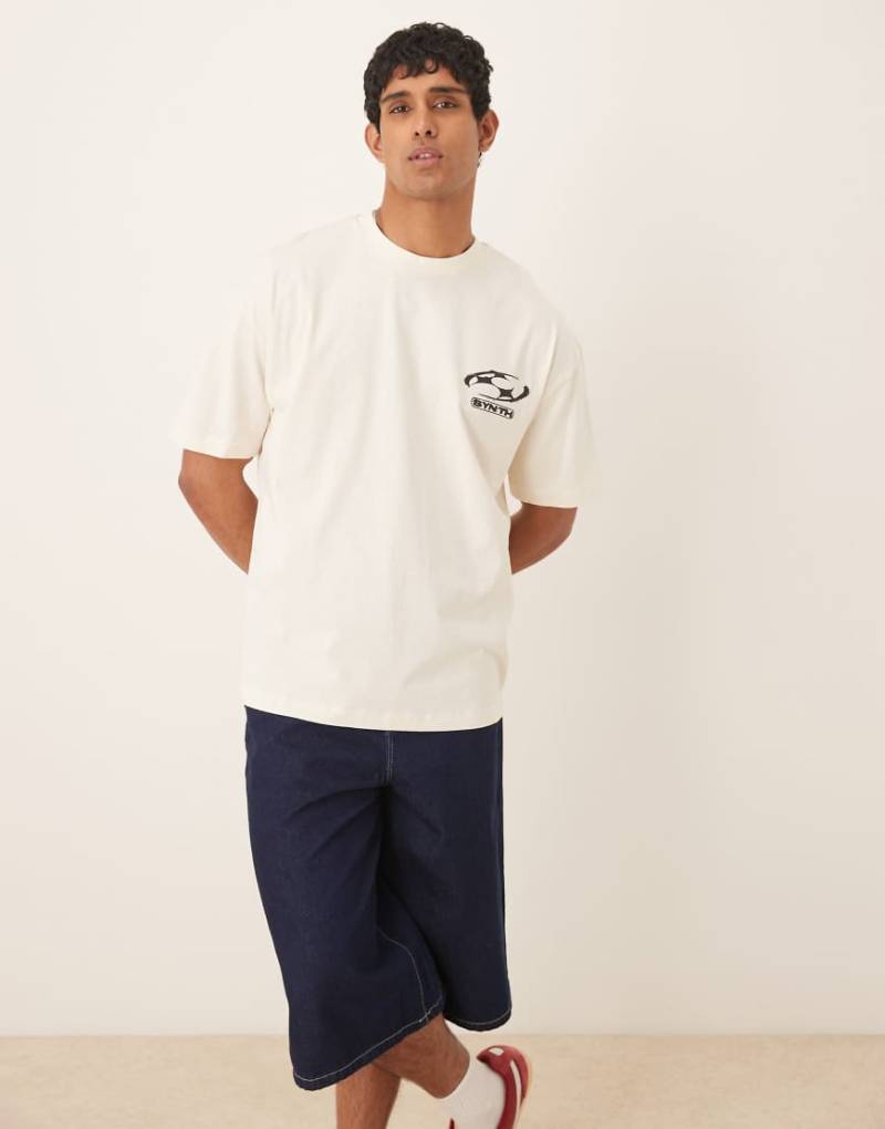 ASOS DESIGN - Oversize-T-Shirt in Tofu mit Print auf Vorder- und Rückseite-Weiß von ASOS DESIGN