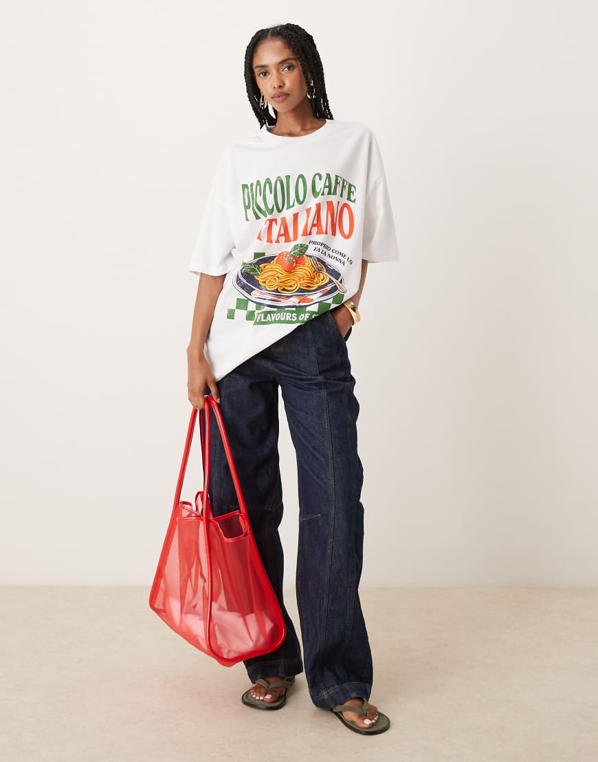 ASOS DESIGN - Oversize-T-Shirt in Weiß mit „Italiano"-Pasta-Grafikprint ASOS DESIGN - Oversize-T-Shirt in Weiß mit „Italiano"-Pasta-Grafikprint von ASOS DESIGN