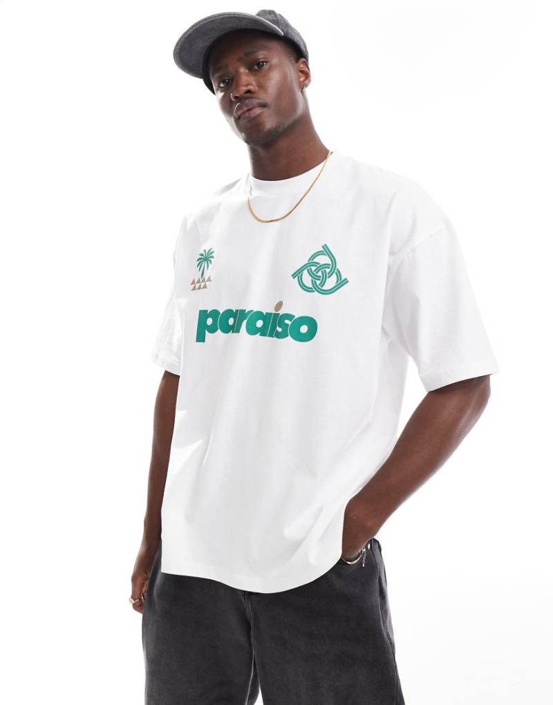 ASOS DESIGN - Oversize-T-Shirt in Weiß mit „Paraiso"-Print auf der Vorderseite von ASOS DESIGN