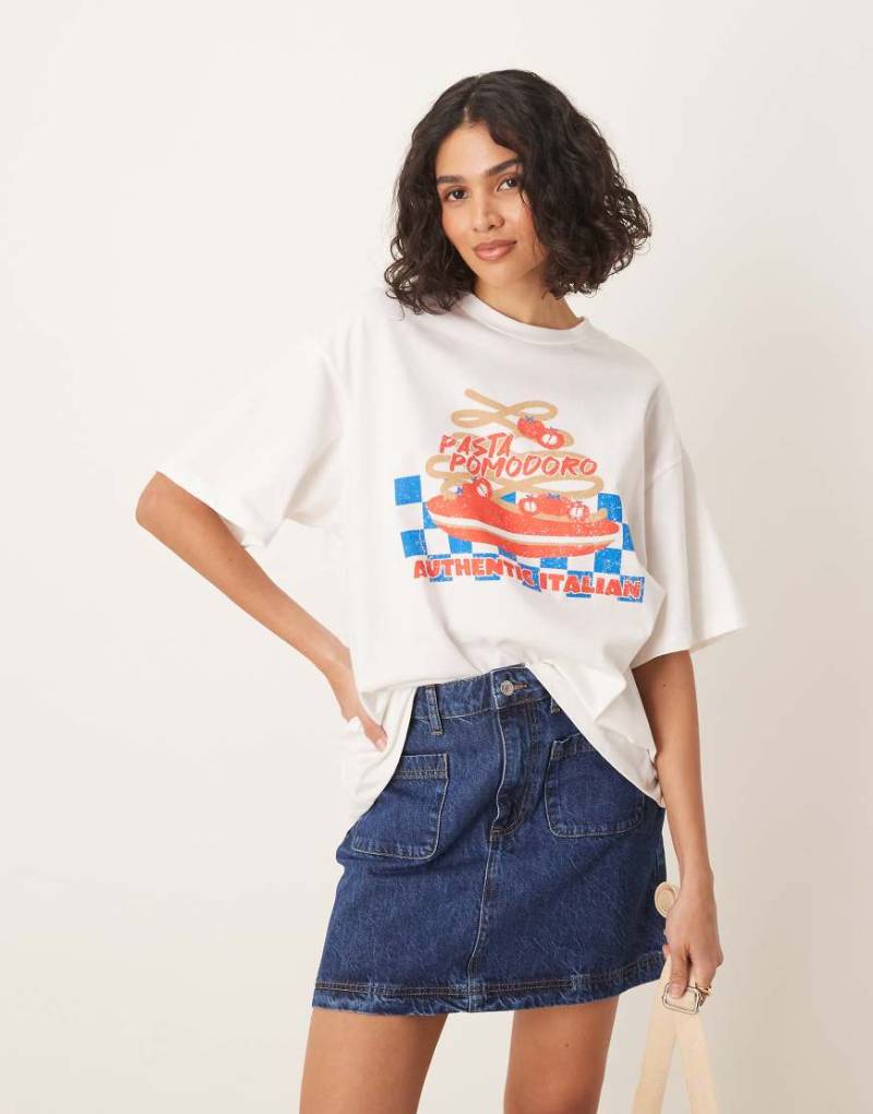 ASOS DESIGN - Oversize-T-Shirt in Weiß mit „Pasta"-Grafikprint von ASOS DESIGN