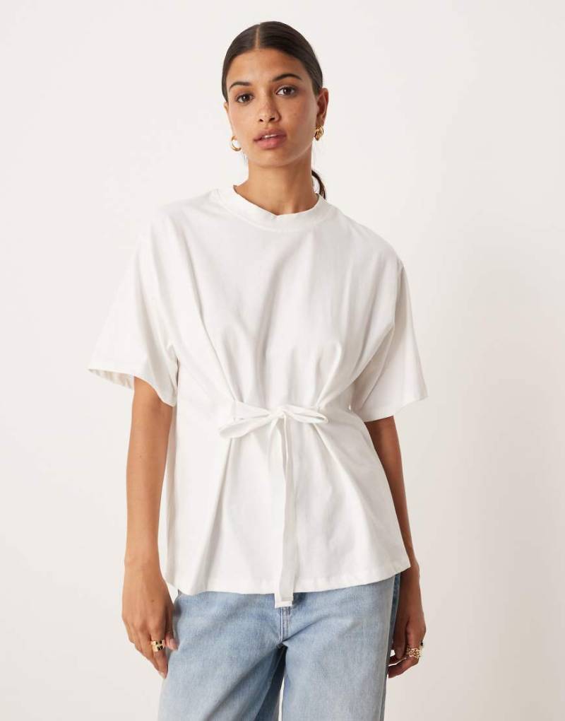 ASOS DESIGN - Oversize-T-Shirt in Weiß mit Bindedetail vorn von ASOS DESIGN