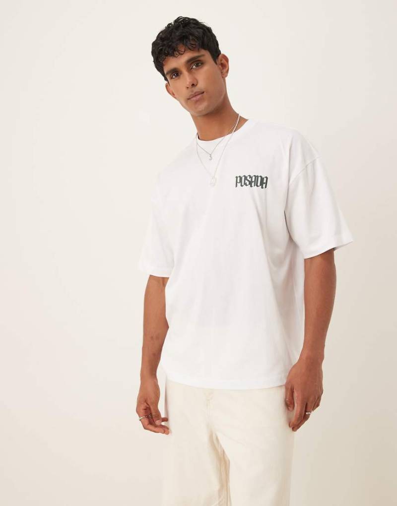 ASOS DESIGN - Oversize-T-Shirt in Weiß mit Brust-Print-Rot von ASOS DESIGN