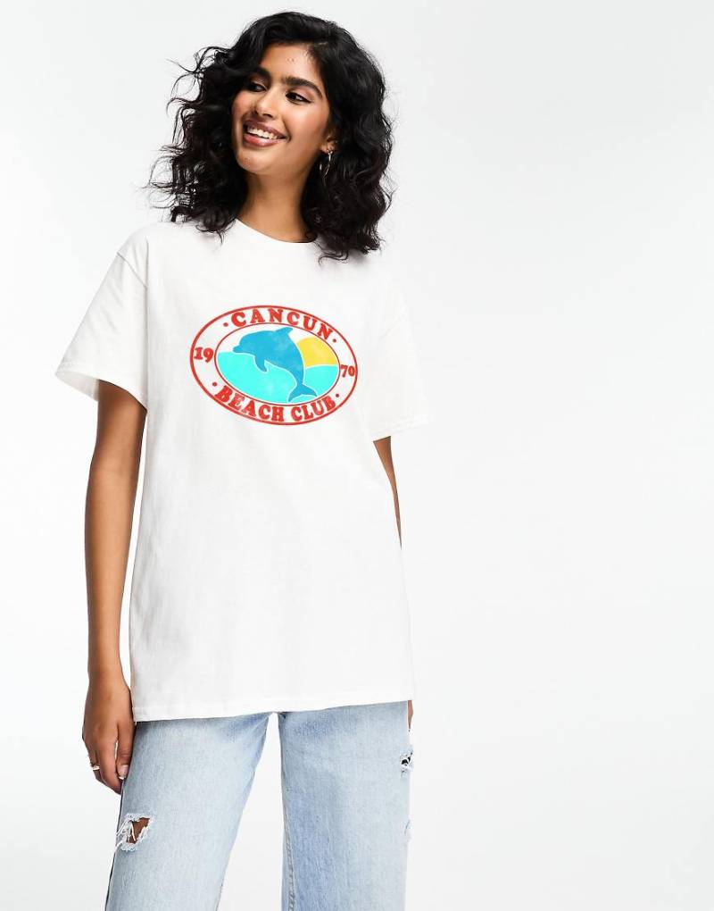 ASOS DESIGN - Oversize-T-Shirt in Weiß mit Delfin-Grafikprint von ASOS DESIGN