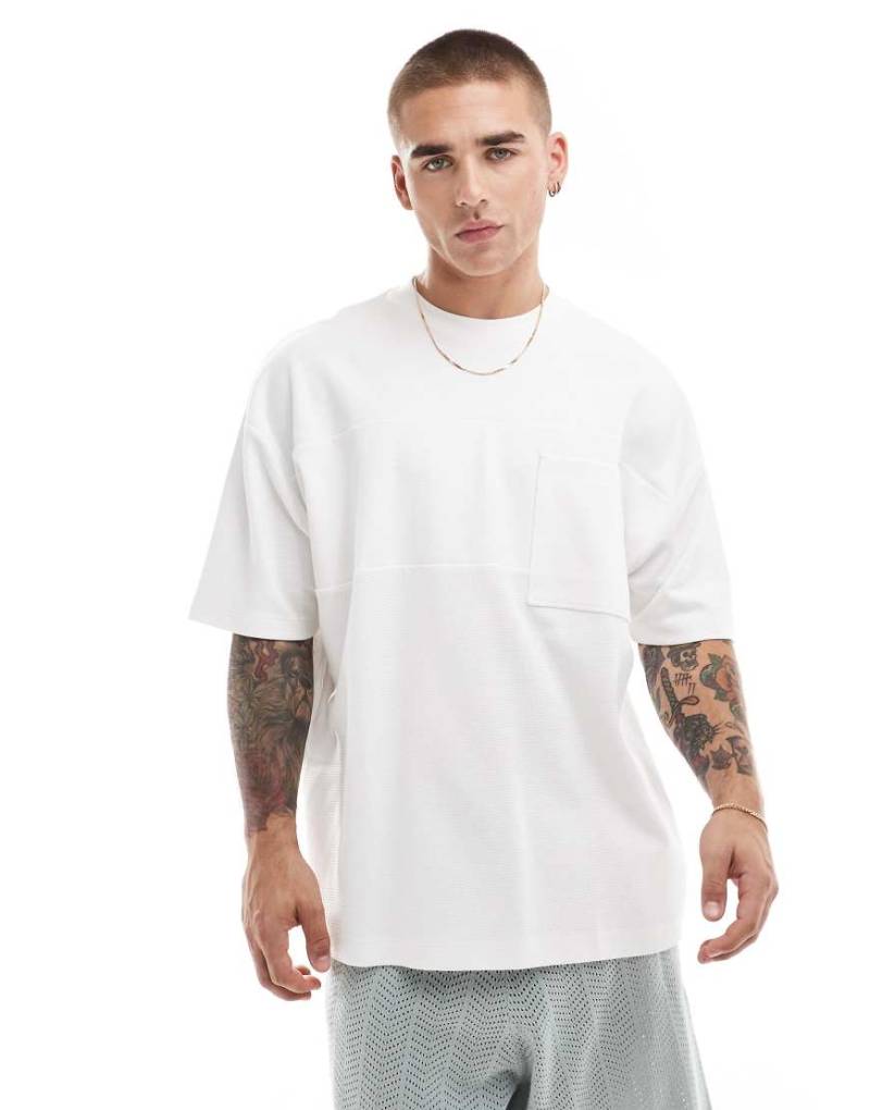 ASOS DESIGN - Oversize-T-Shirt in Weiß mit Einsatz von ASOS DESIGN