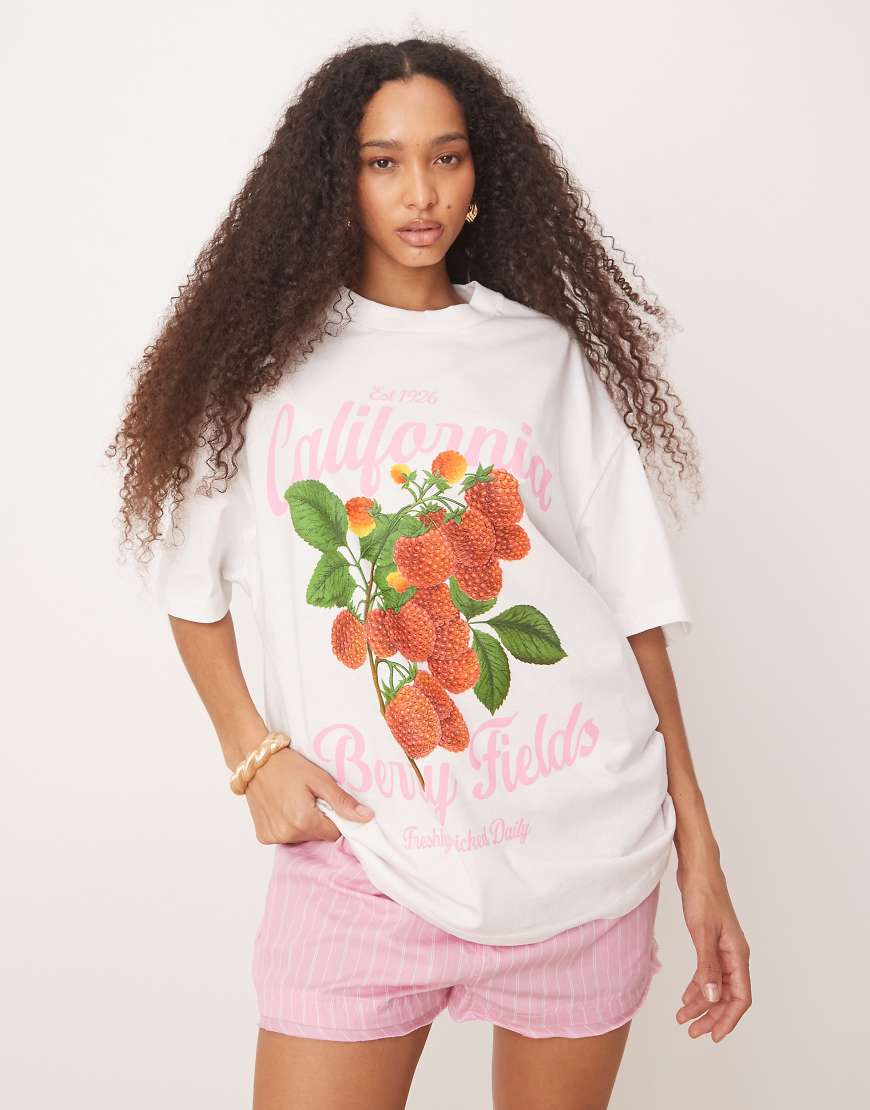ASOS DESIGN - Oversize-T-Shirt in Weiß mit Himbeer-Frucht-Print ASOS DESIGN - Oversize-T-Shirt in Weiß mit Himbeer-Frucht-Print von ASOS DESIGN