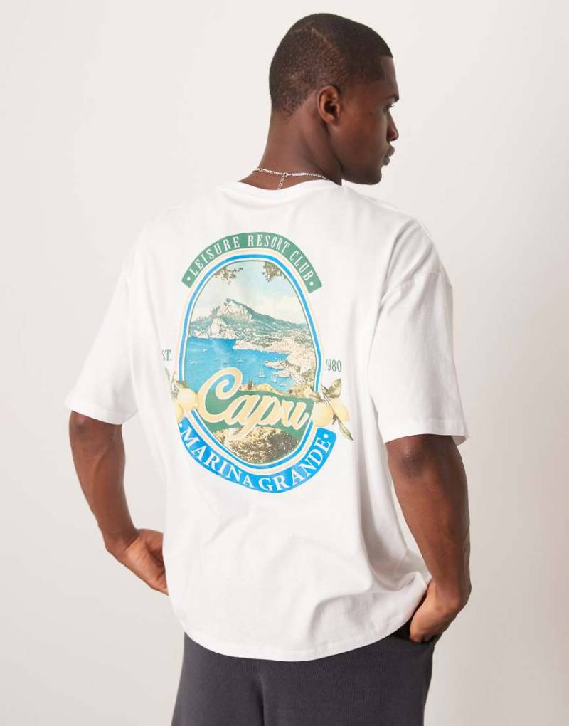 ASOS DESIGN - Oversize-T-Shirt in Weiß mit Landschafts-Print von ASOS DESIGN