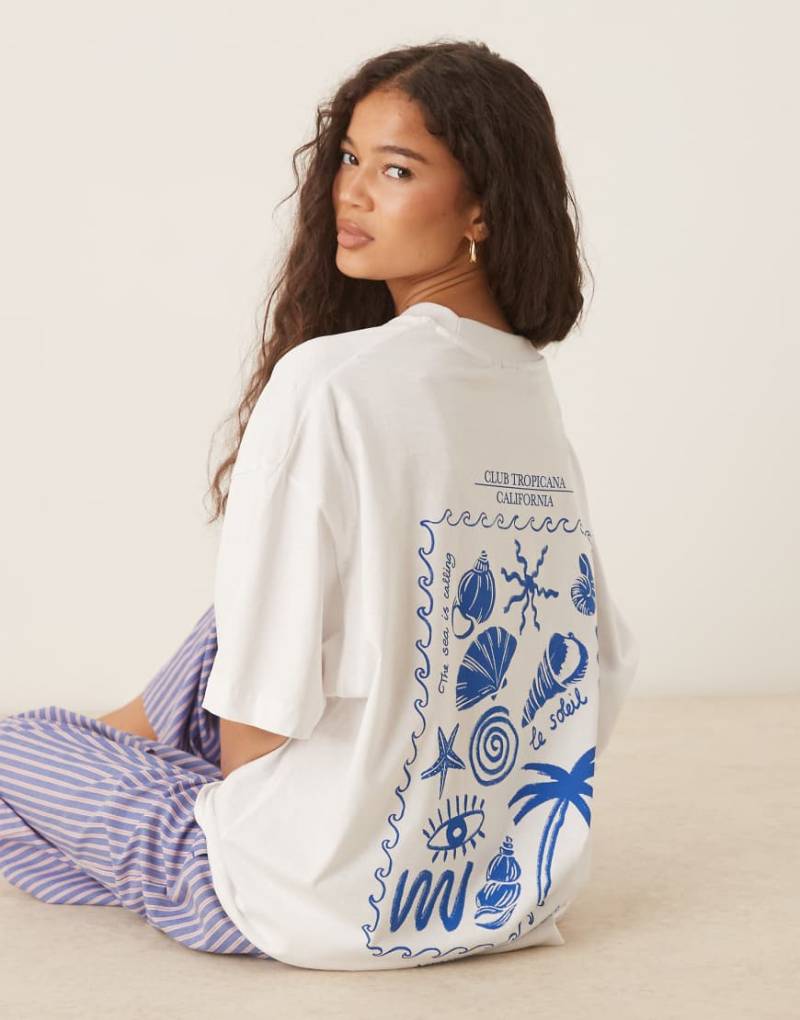 ASOS DESIGN - Oversize-T-Shirt in Weiß mit Muschel-Grafik auf dem Rücken von ASOS DESIGN