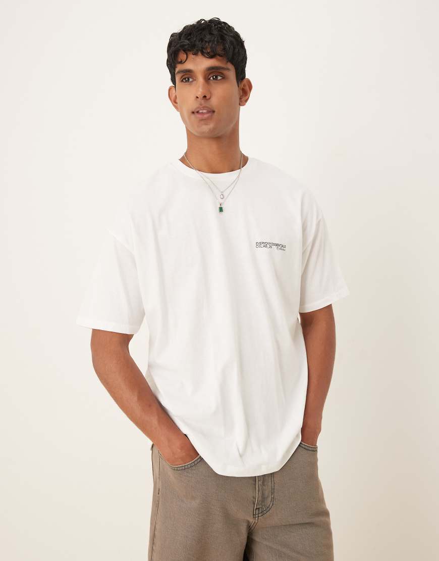 ASOS DESIGN - Oversize-T-Shirt in Weiß mit Print auf der Brust von ASOS DESIGN