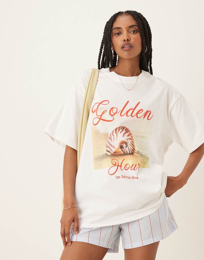 ASOS DESIGN - Oversize-T-Shirt in Weiß mit goldfarbener Uhren-Grafik ASOS DESIGN - Oversize-T-Shirt in Weiß mit goldfarbener Uhren-Grafik von ASOS DESIGN