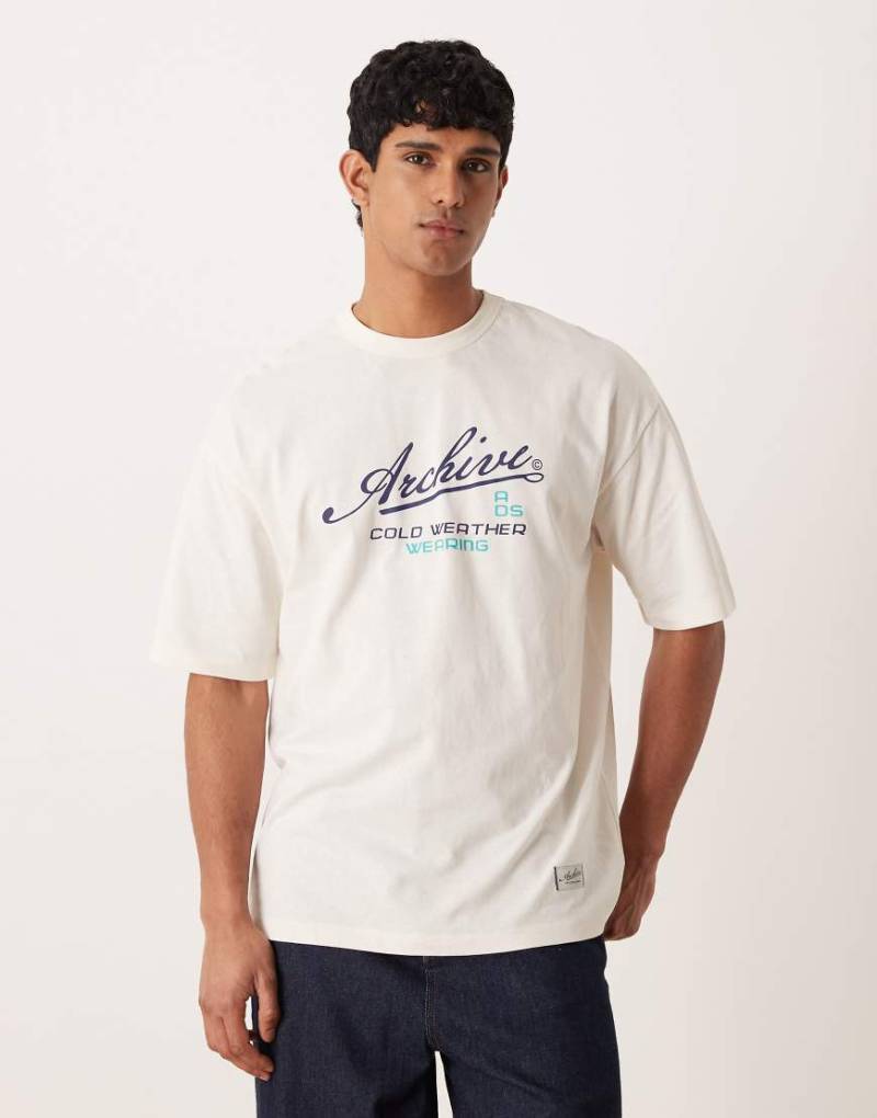 ASOS DESIGN - Oversize-T-Shirt in Wollweiß mit Schriftzug-Print von ASOS DESIGN