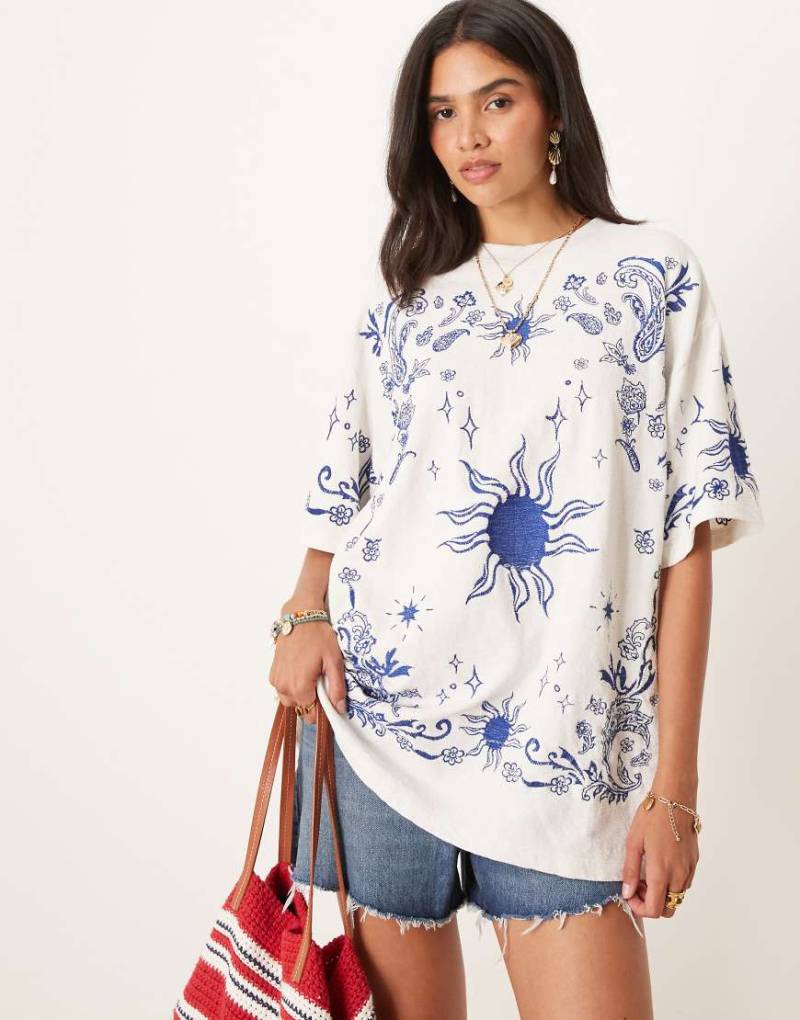 ASOS DESIGN - Oversize-T-Shirt in Wollweiß mit Stickerei von ASOS DESIGN