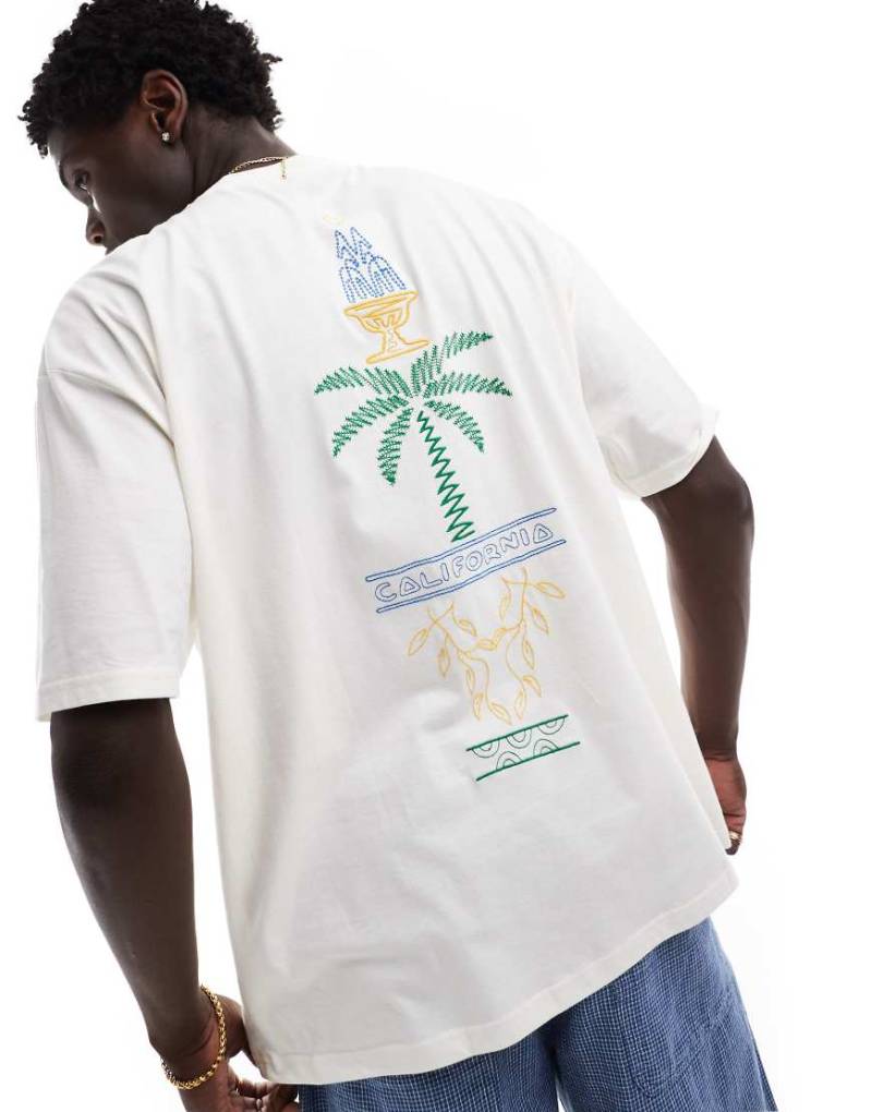 ASOS DESIGN - Oversize-T-Shirt in Wollweiß mit abstraktem „California"-Print hinten-Neutral von ASOS DESIGN