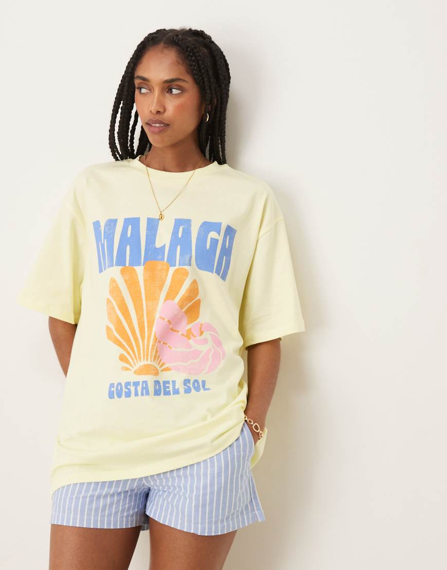 ASOS DESIGN - Oversize-T-Shirt in Zitronengelb mit „Malaga"-Muschel-Grafikprint ASOS DESIGN - Oversize-T-Shirt in Zitronengelb mit „Malaga"-Muschel-Grafikprint von ASOS DESIGN