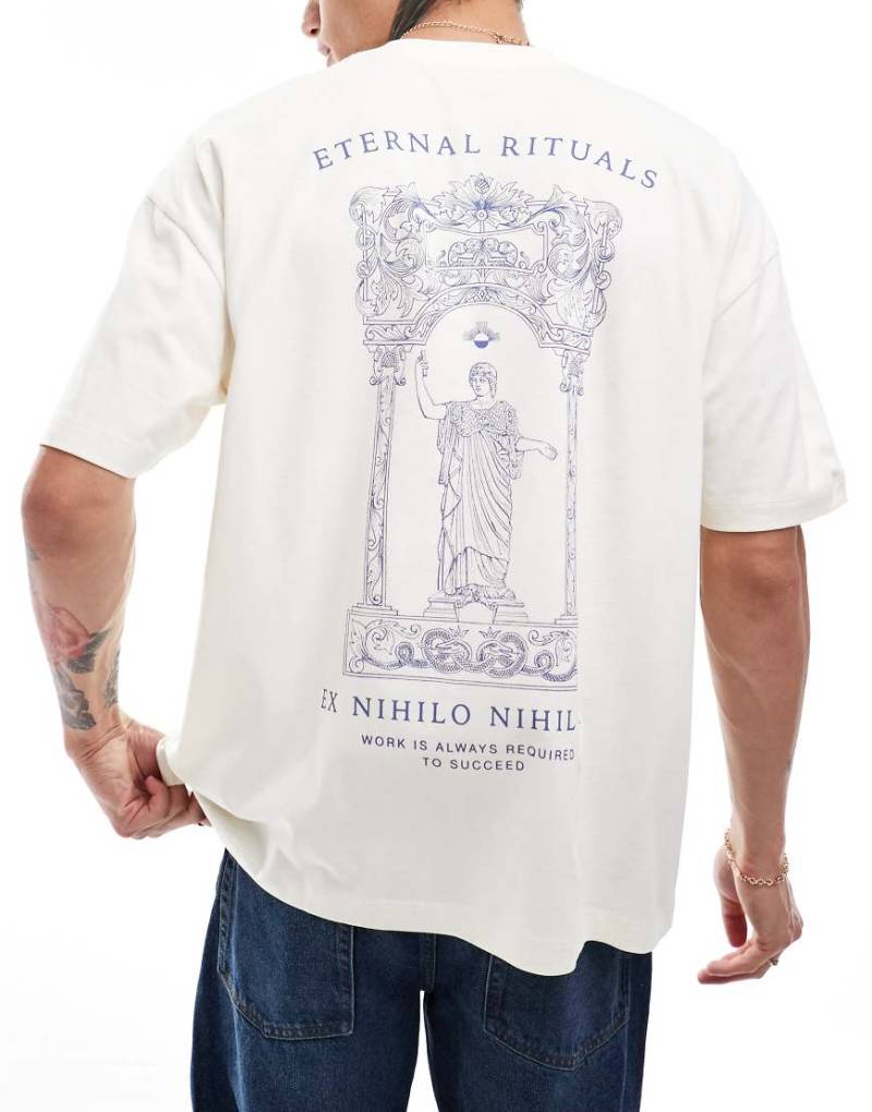 ASOS DESIGN - Oversize-T-Shirt in gebrochenem Weiß mit Renaissance-Print auf dem Rücken von ASOS DESIGN
